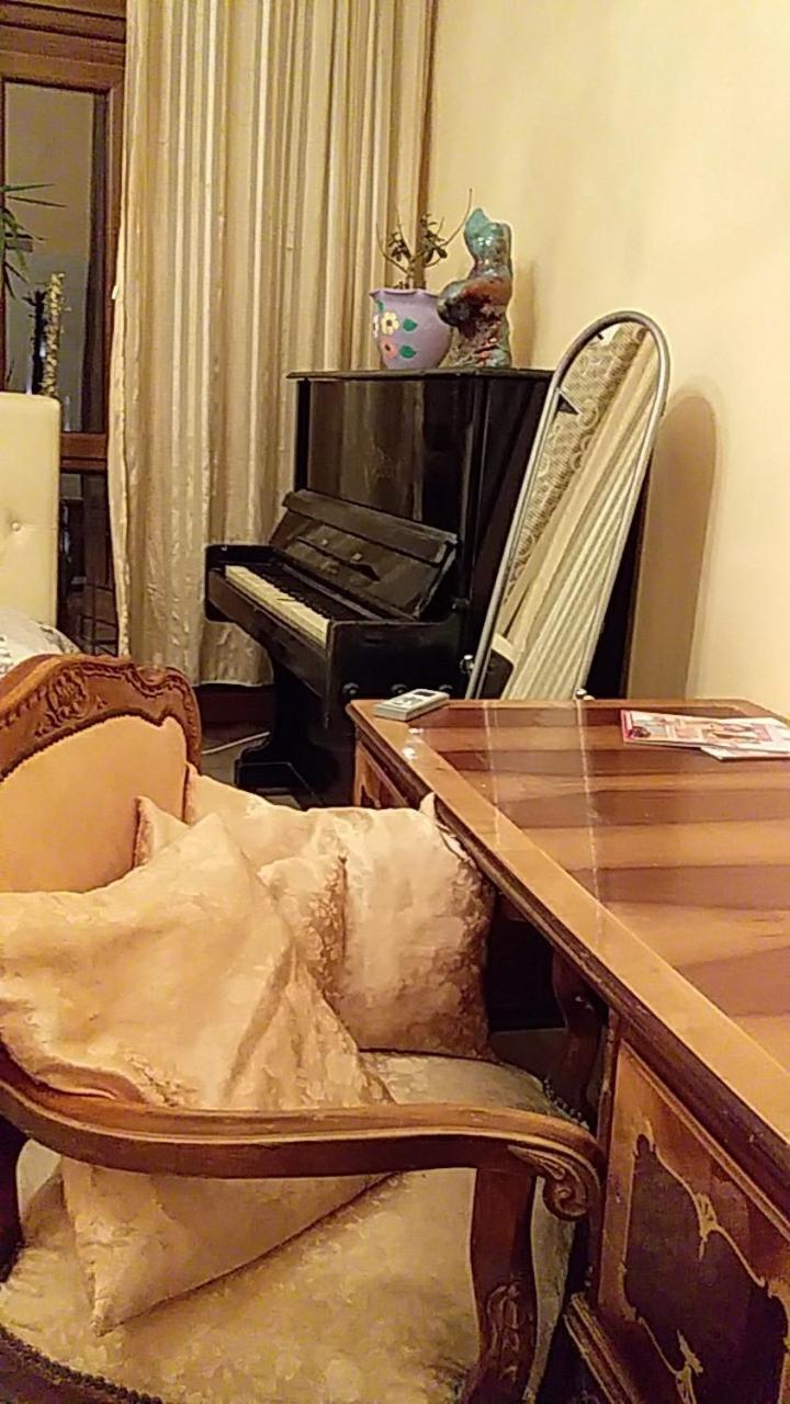 Queen' Palase Tbilisi Buitenkant foto